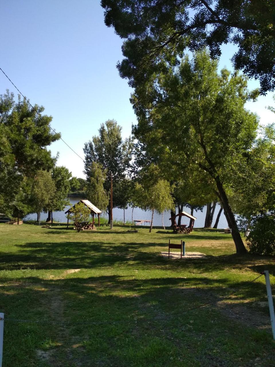 Golya Vendeghaz Daire Tiszaug Dış mekan fotoğraf